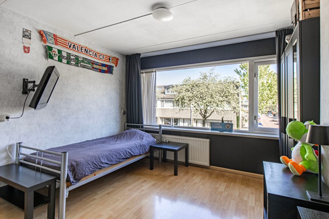 Photo 22 of Dissel 10