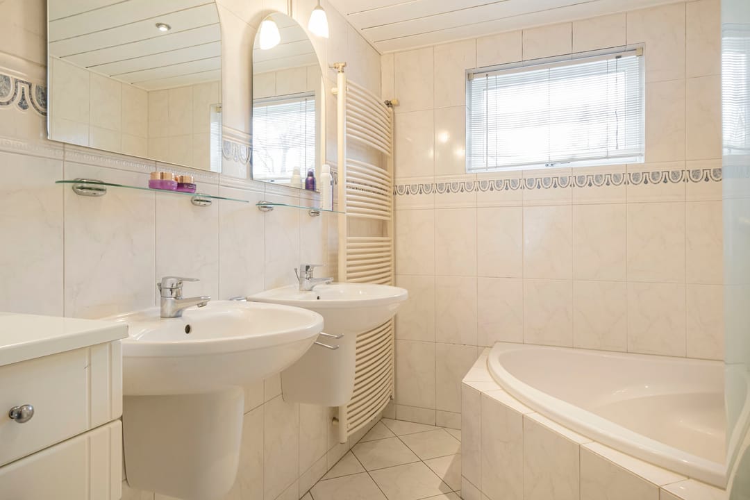 Photo 26 of Dissel 10