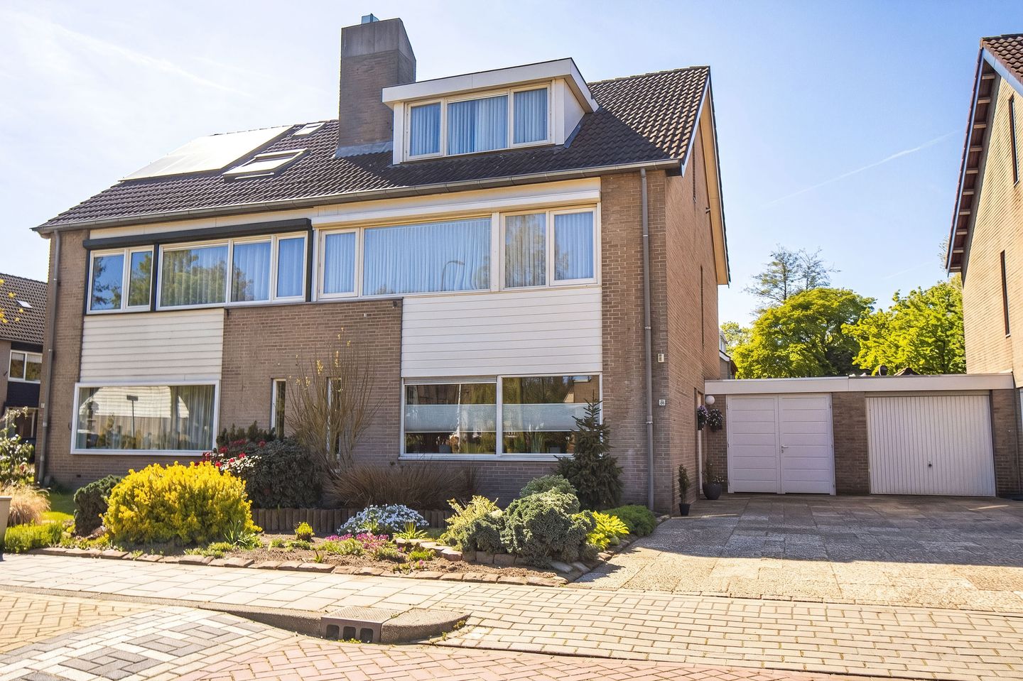 Photo 49 of Dissel 10