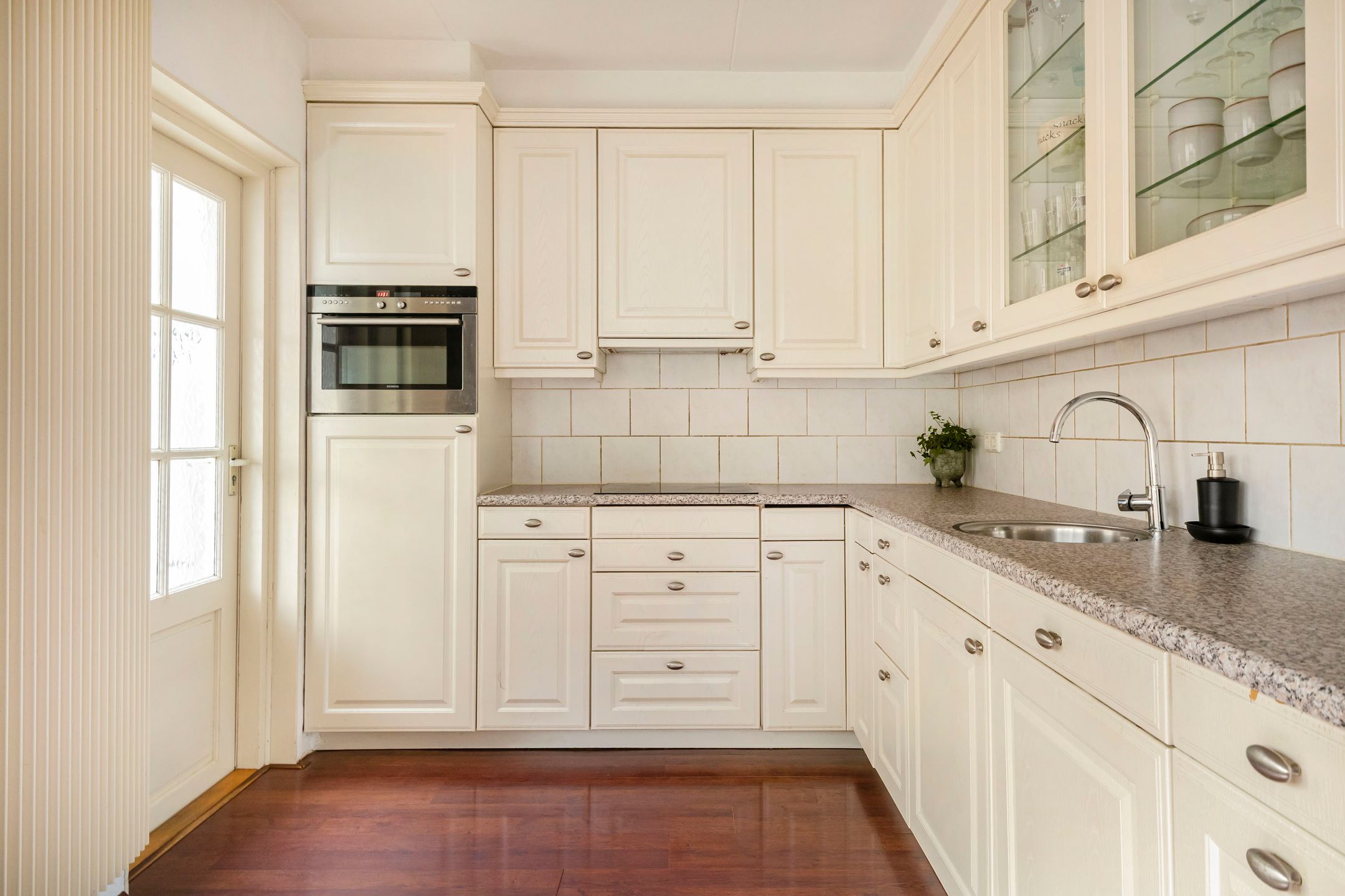 Photo 12 of Dissel 10