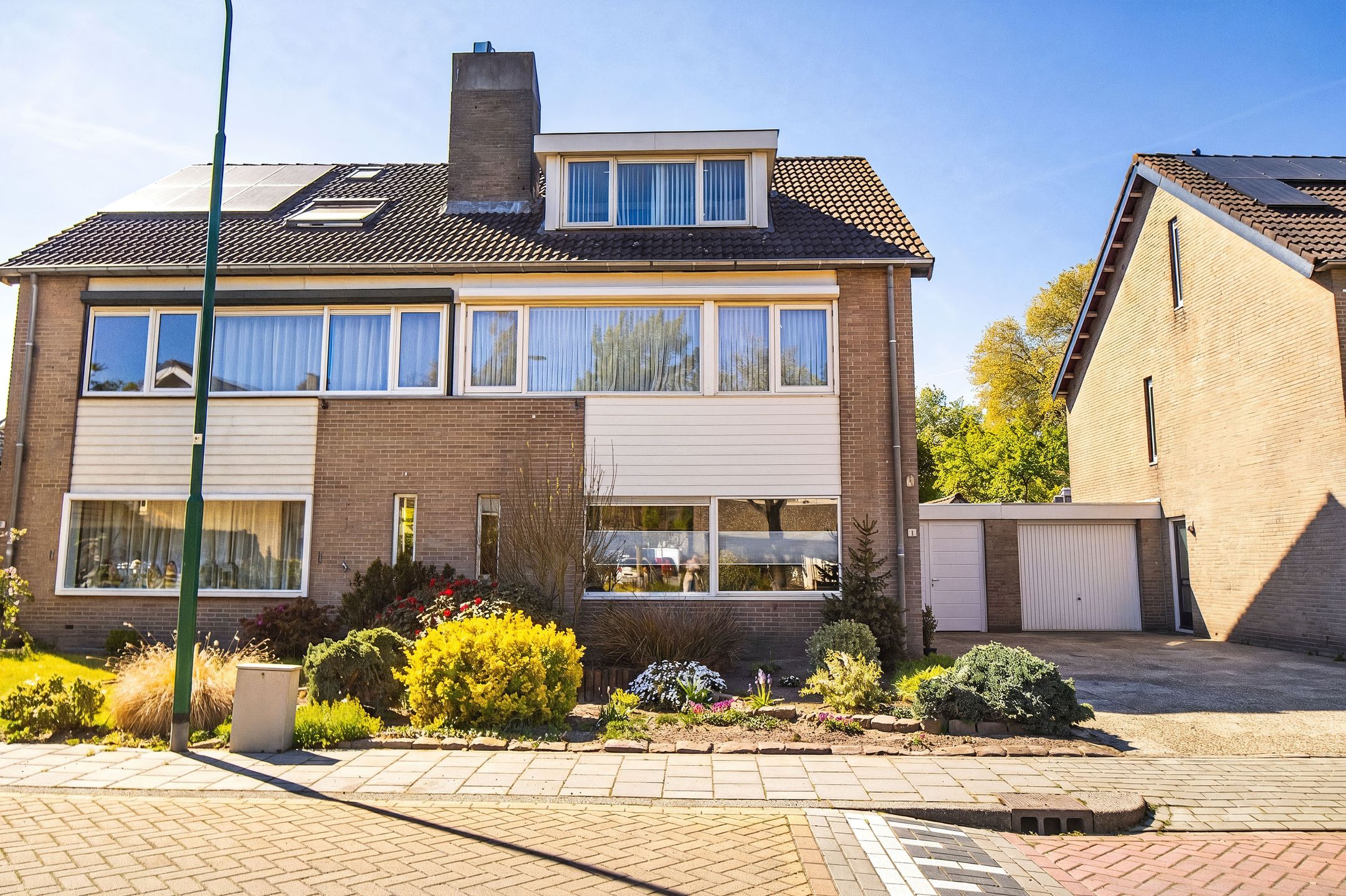 Photo 48 of Dissel 10