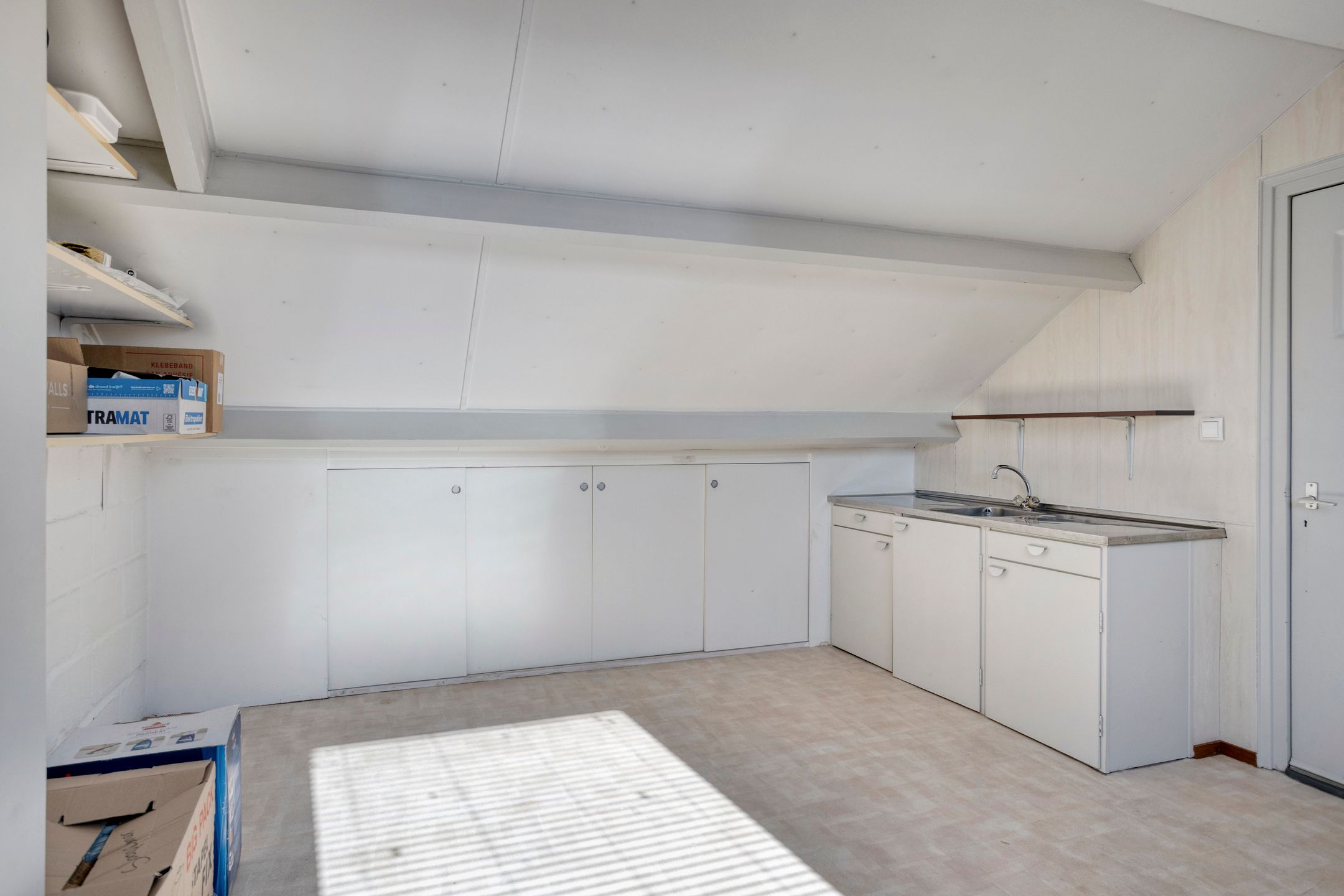 Surprisingly spacious semi-detached house with four bedrooms and west-facing garden — 27