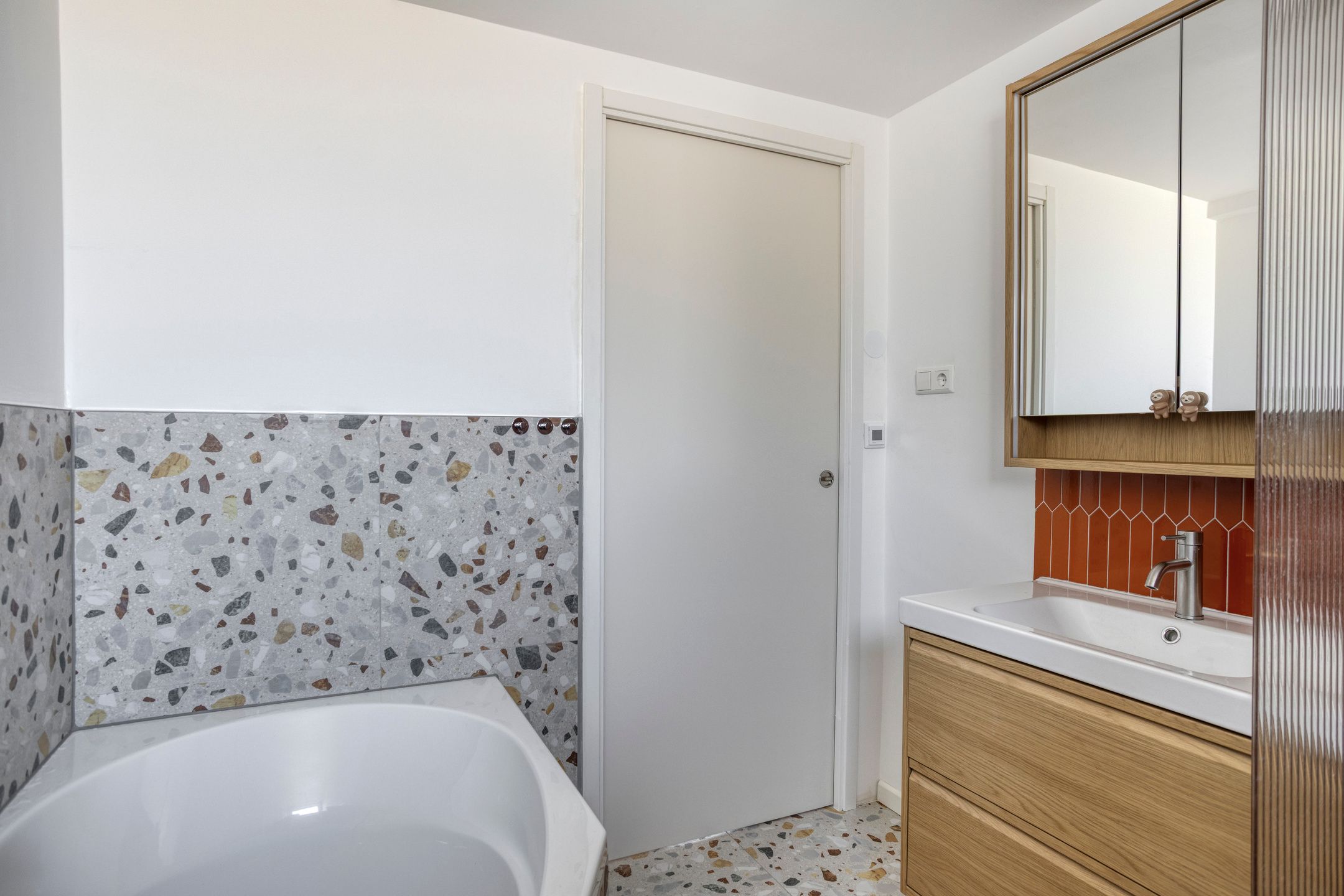 Surprisingly spacious semi-detached house with four bedrooms and west-facing garden — 24