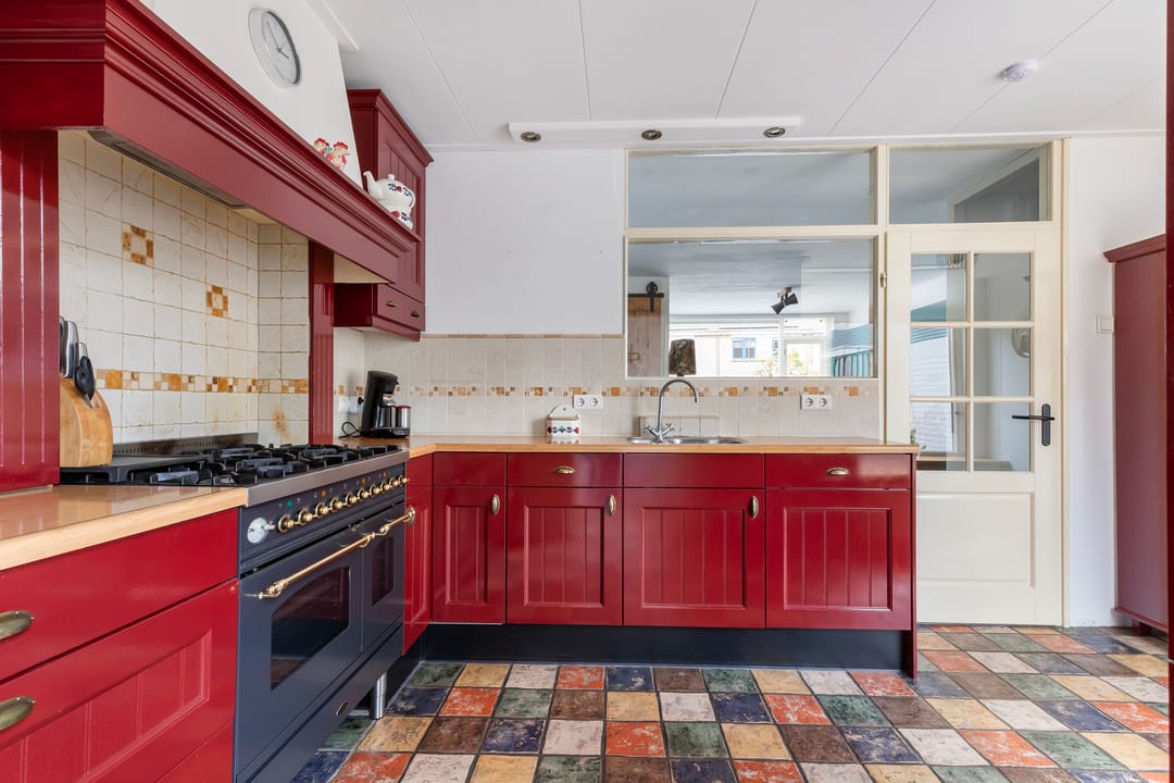 Spacious Corner Home with Garage and Energy Label A in Wezep — 16
