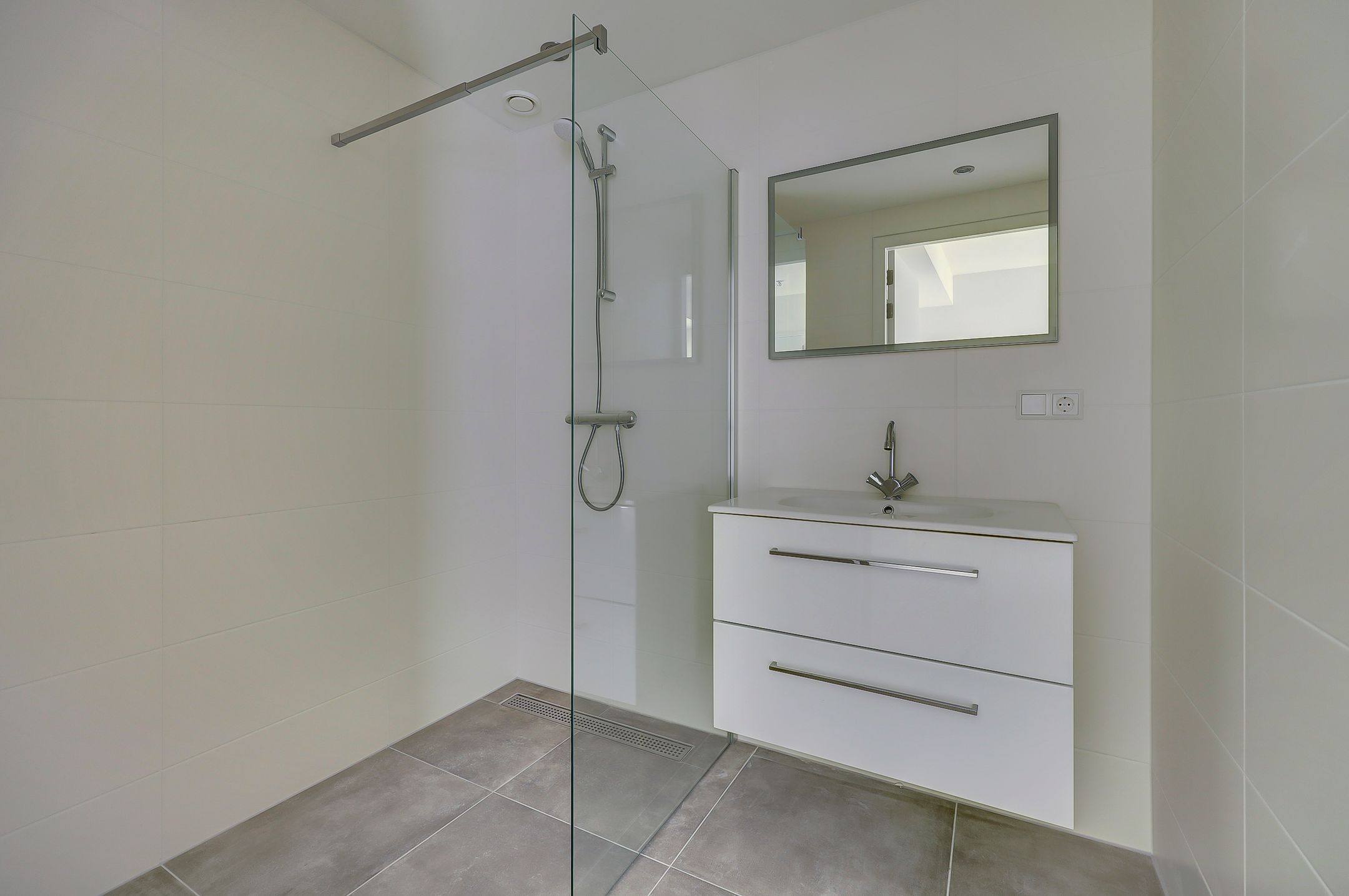 Photo 21 of Lange Vorststraat 89-A