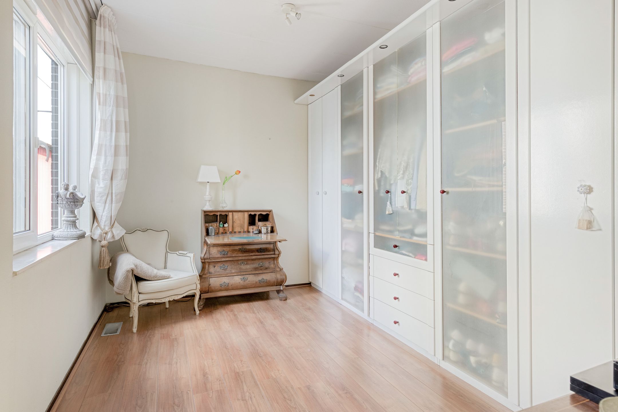Spacious Bungalow with Deep Backyard Adjacent to Park in Harmelen — 24