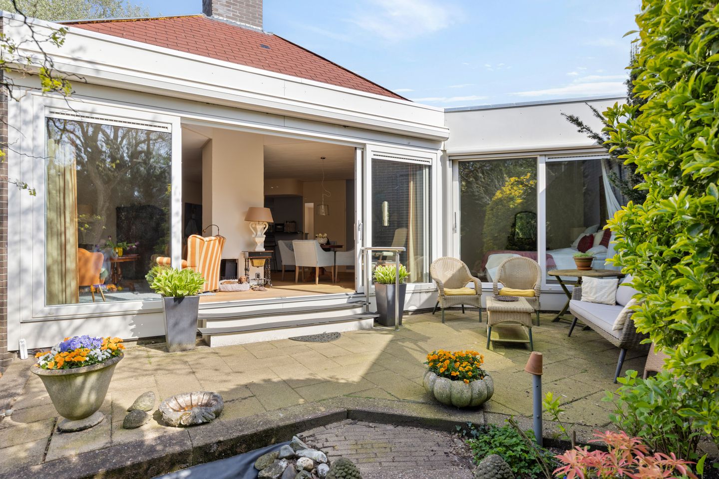 Spacious Bungalow with Deep Backyard Adjacent to Park in Harmelen — 34