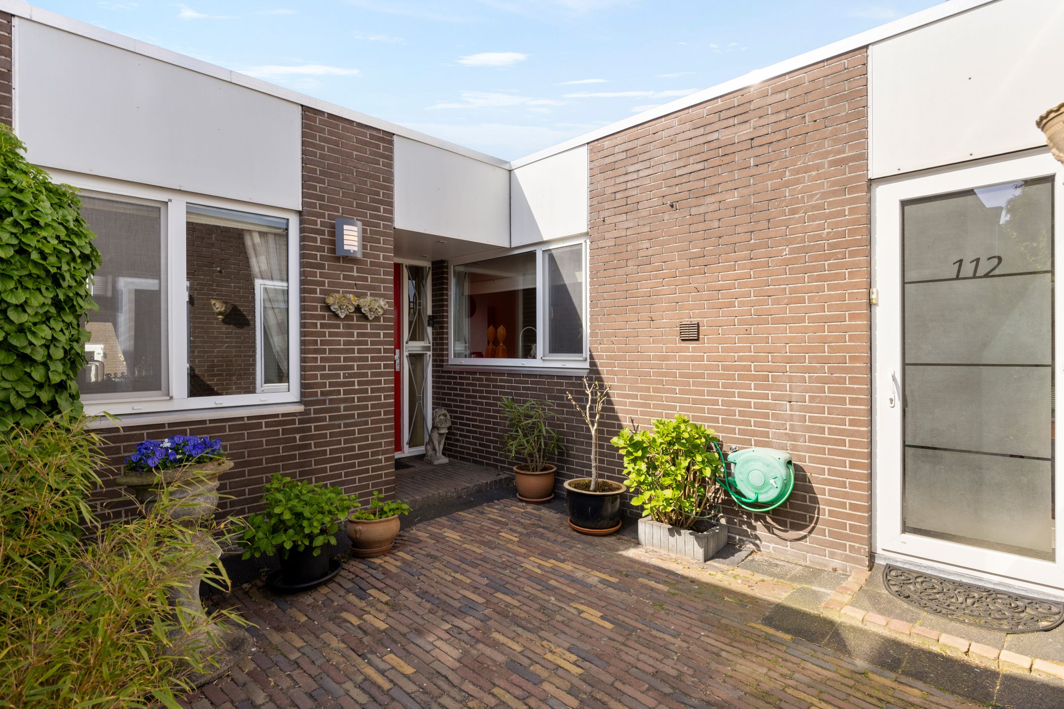 Spacious Bungalow with Deep Backyard Adjacent to Park in Harmelen — 36