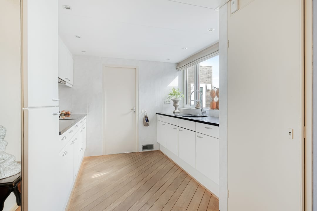 Spacious Bungalow with Deep Backyard Adjacent to Park in Harmelen — 16