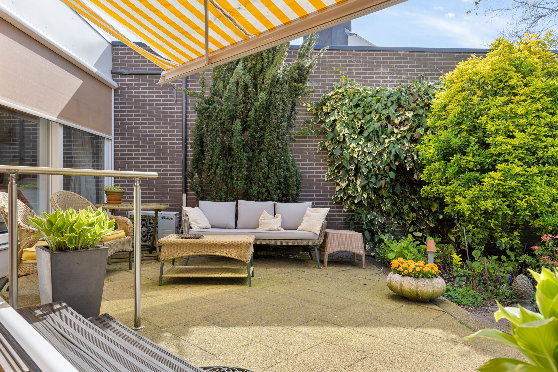Spacious Bungalow with Deep Backyard Adjacent to Park in Harmelen — 30