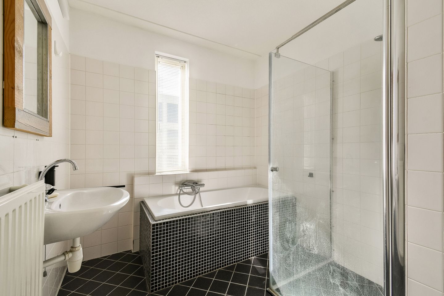 Foto 14 van Edmond Halleylaan 5