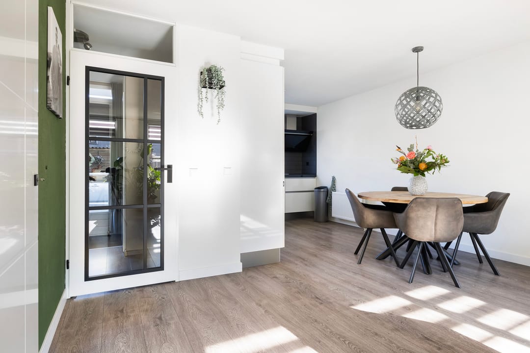 Photo 16 of Spinozastraat 9