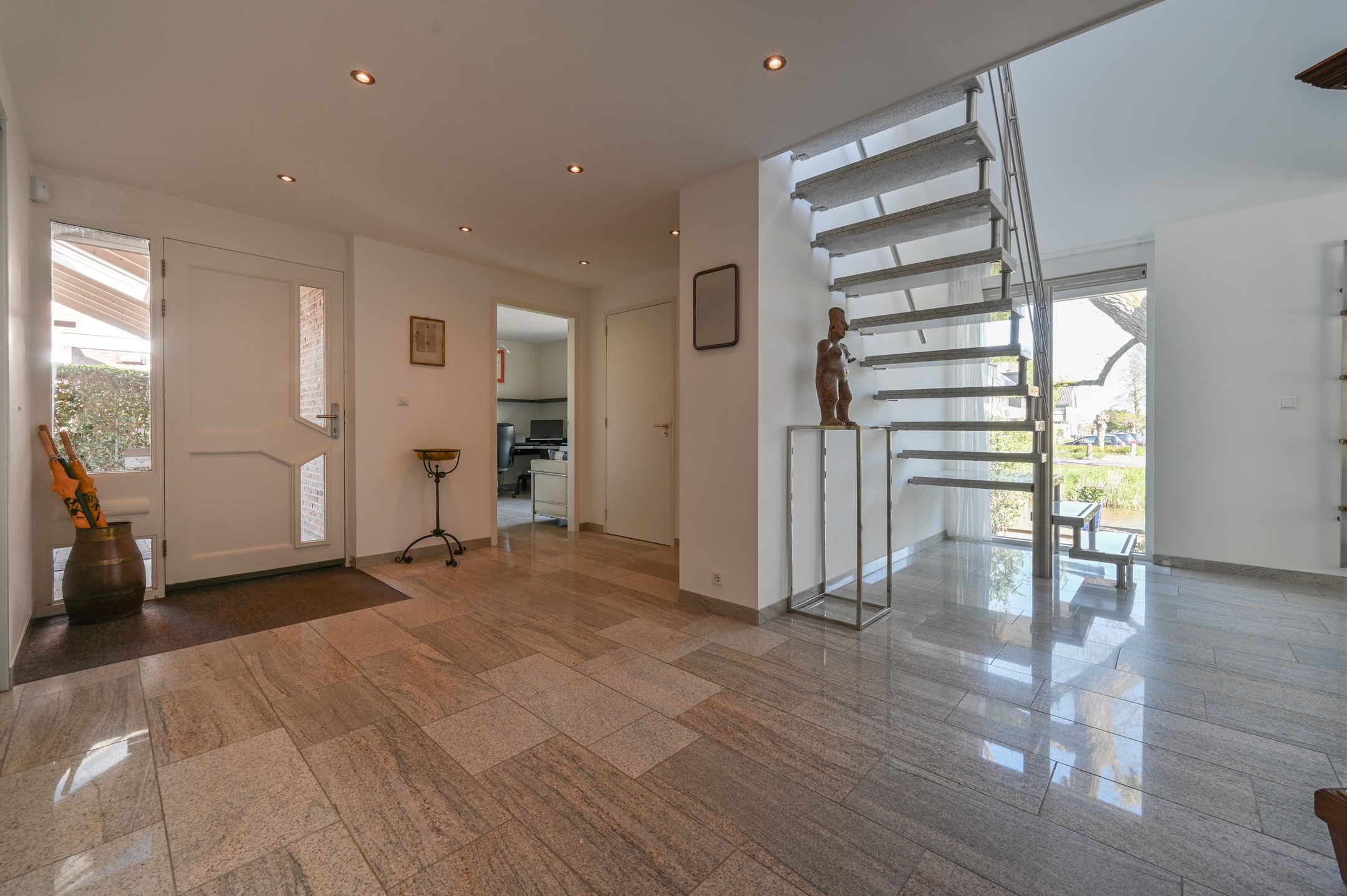 Photo 24 of Dokter Mees ten Oeverlaan 28