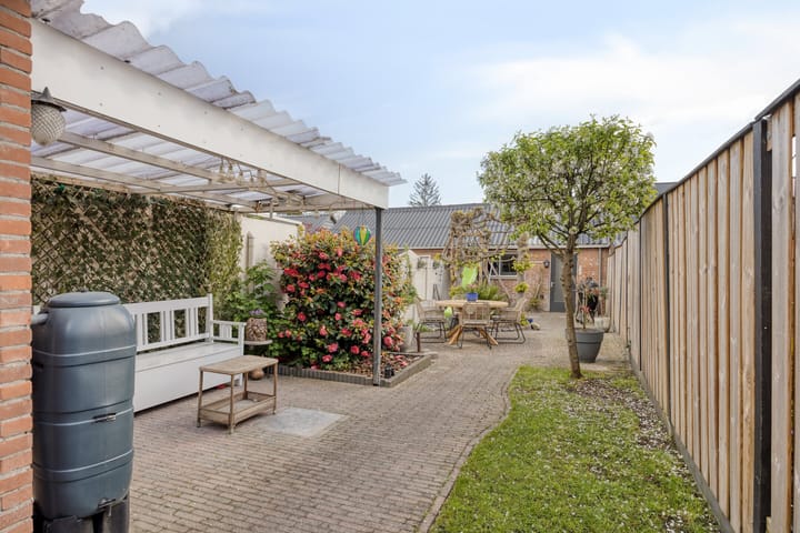 Foto 4 van Parallelweg 56