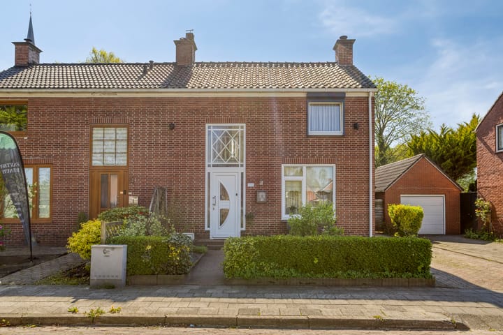 Photo 2 of Heresstraat 11