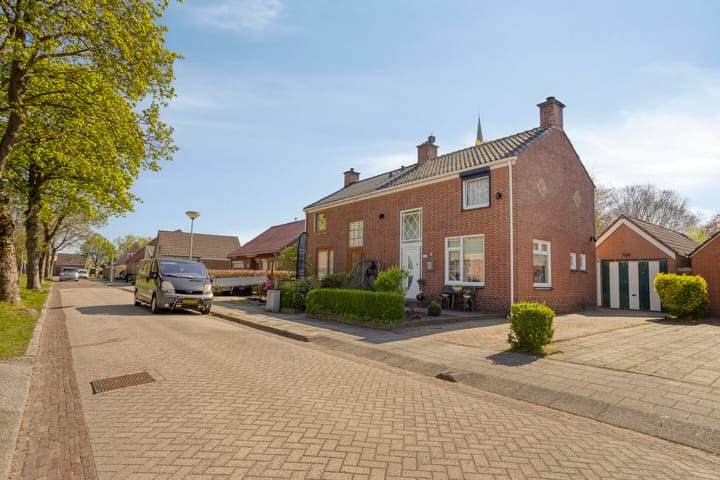 Photo 3 of Heresstraat 11