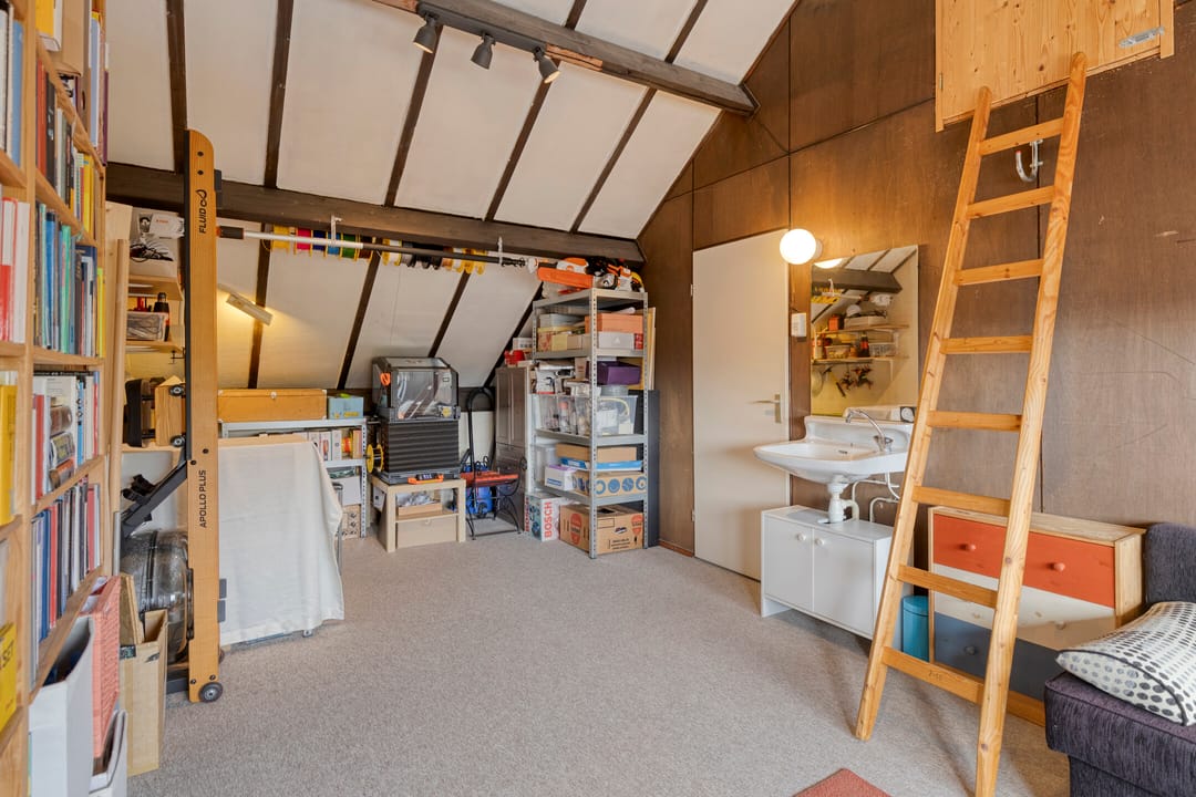 Spacious Family Home in Green Hanevoet Neighborhood of Eindhoven — 28
