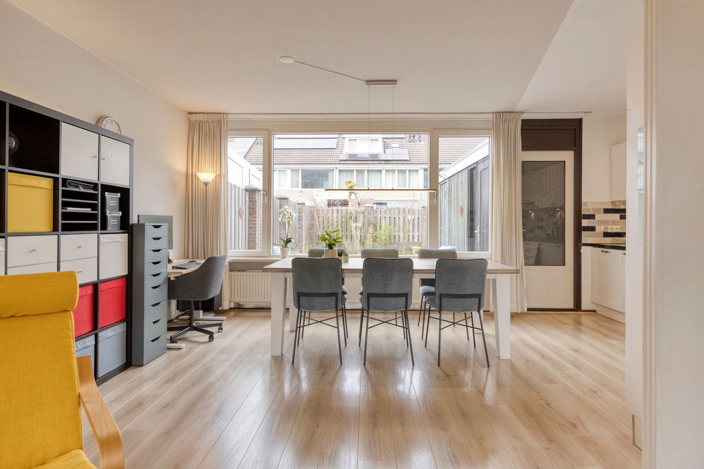 Spacious Family Home in Green Hanevoet Neighborhood of Eindhoven — 14