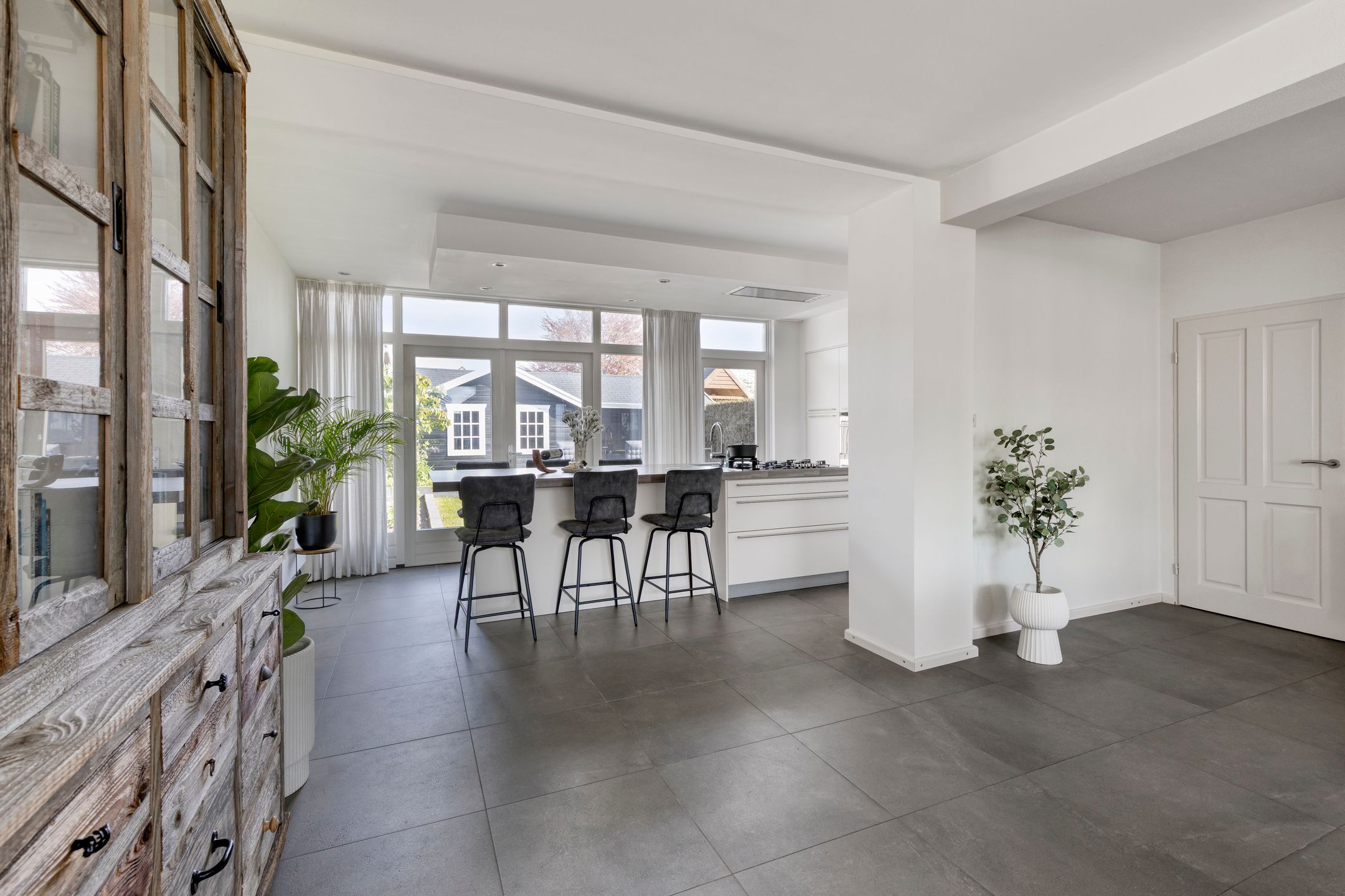 Foto 9 van Trompstraat 17