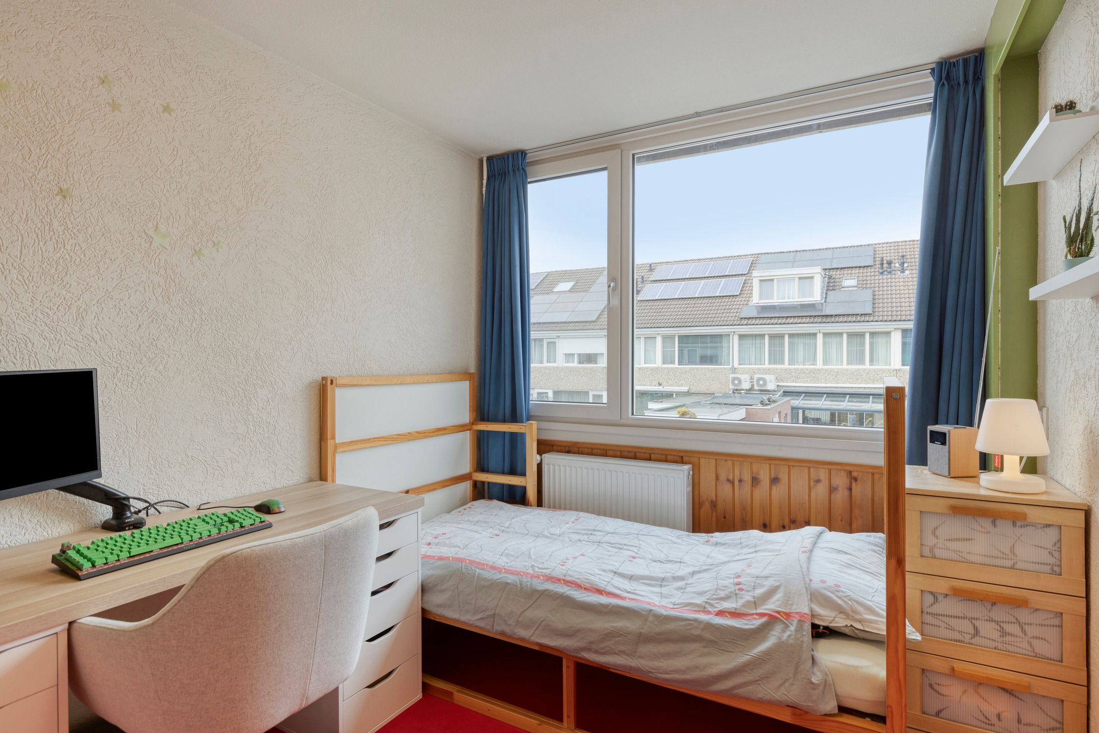 Spacious Family Home in Green Hanevoet Neighborhood of Eindhoven — 24