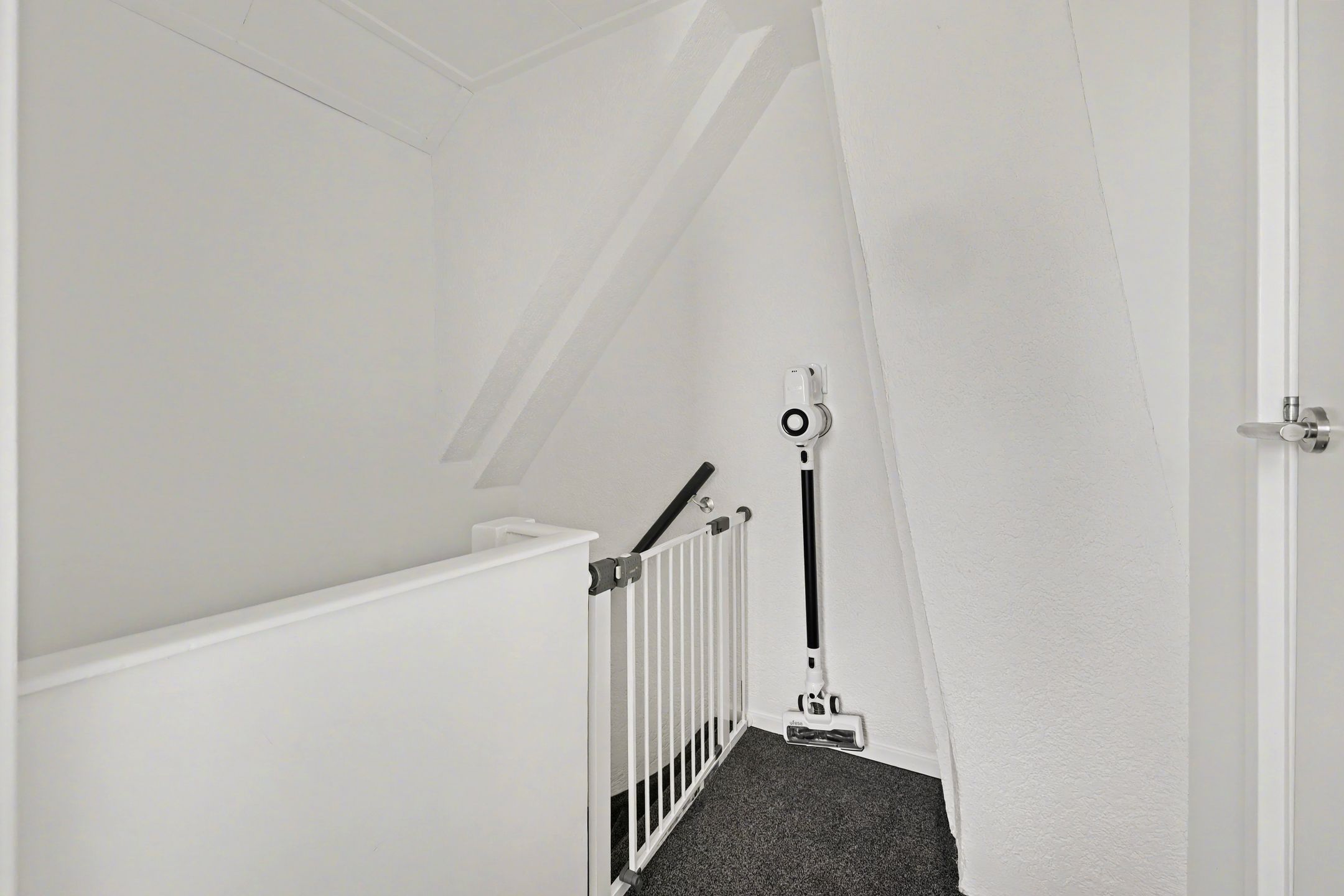 Well-maintained corner home with deep garden and attic conversion in Winterswijk — 30