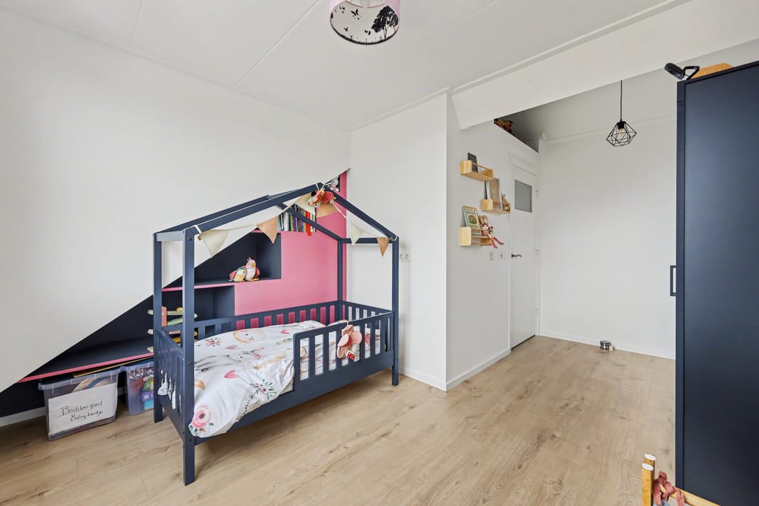Well-maintained corner home with deep garden and attic conversion in Winterswijk — 32