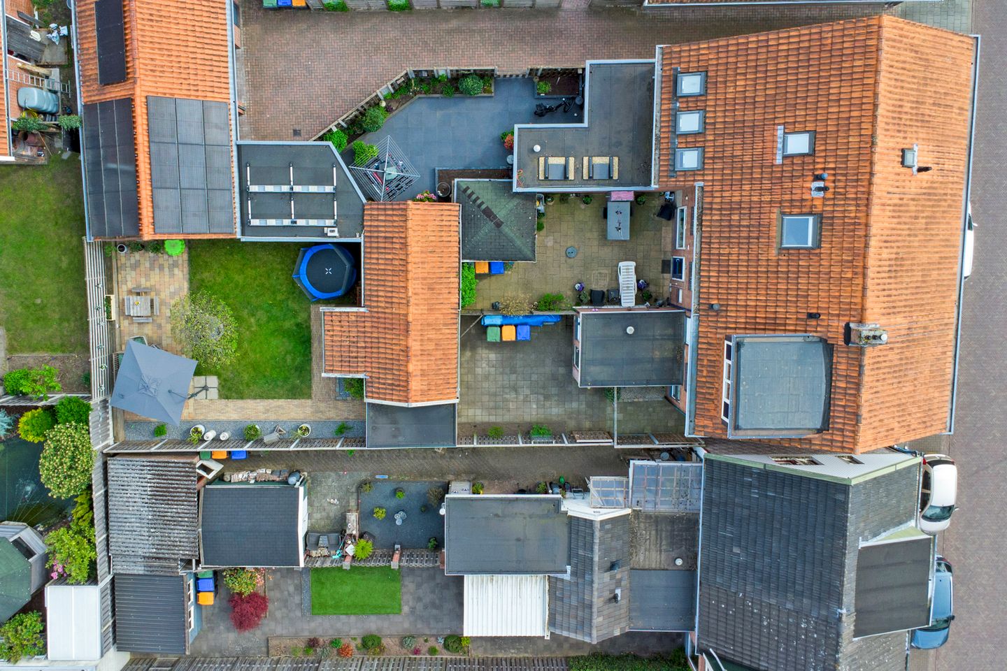 Well-maintained corner home with deep garden and attic conversion in Winterswijk — 50