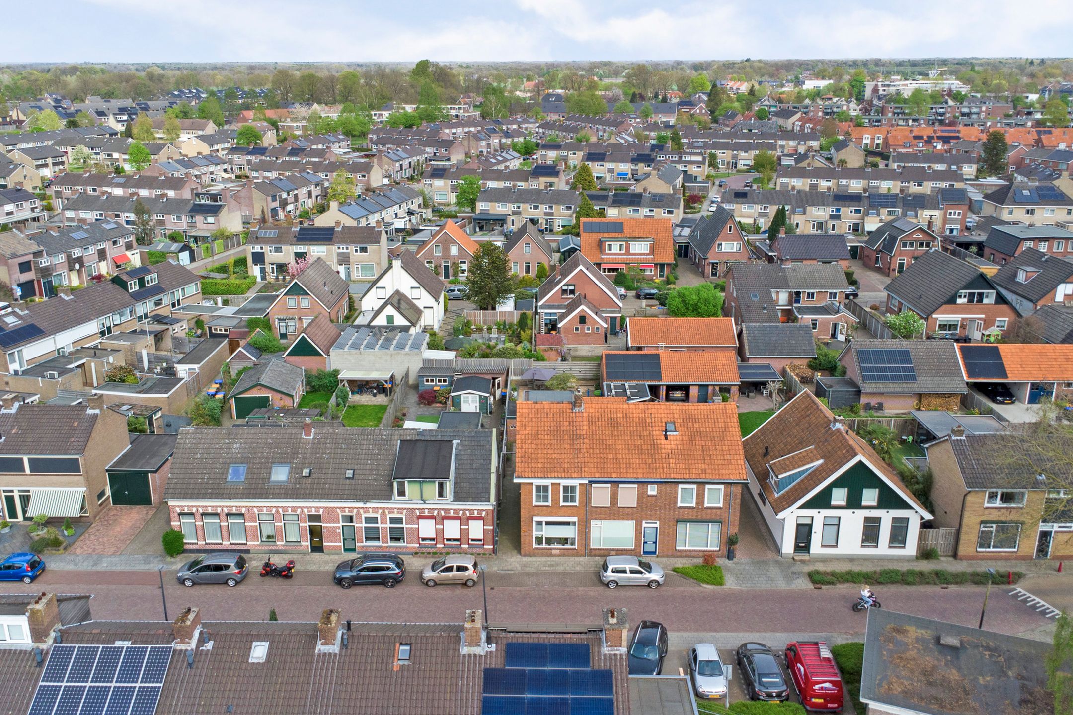 Well-maintained corner home with deep garden and attic conversion in Winterswijk — 51