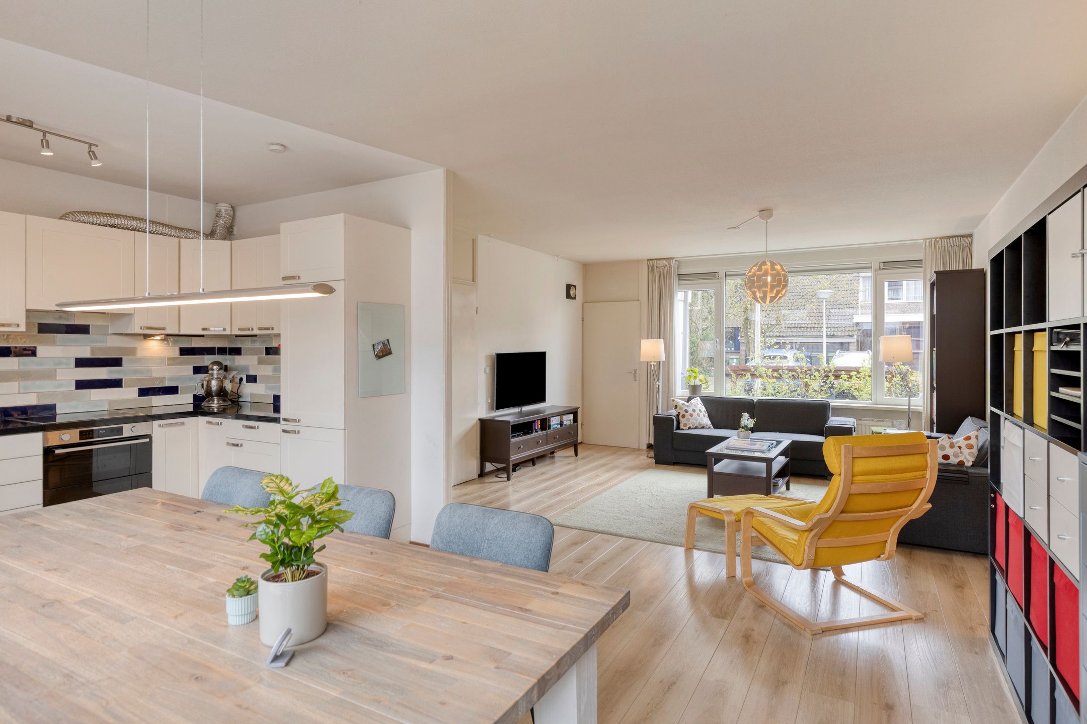 Spacious Family Home in Green Hanevoet Neighborhood of Eindhoven — 15