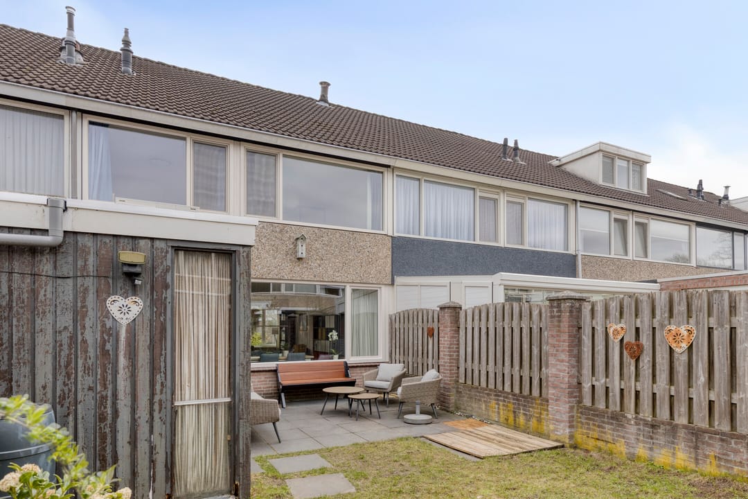 Spacious Family Home in Green Hanevoet Neighborhood of Eindhoven — 31