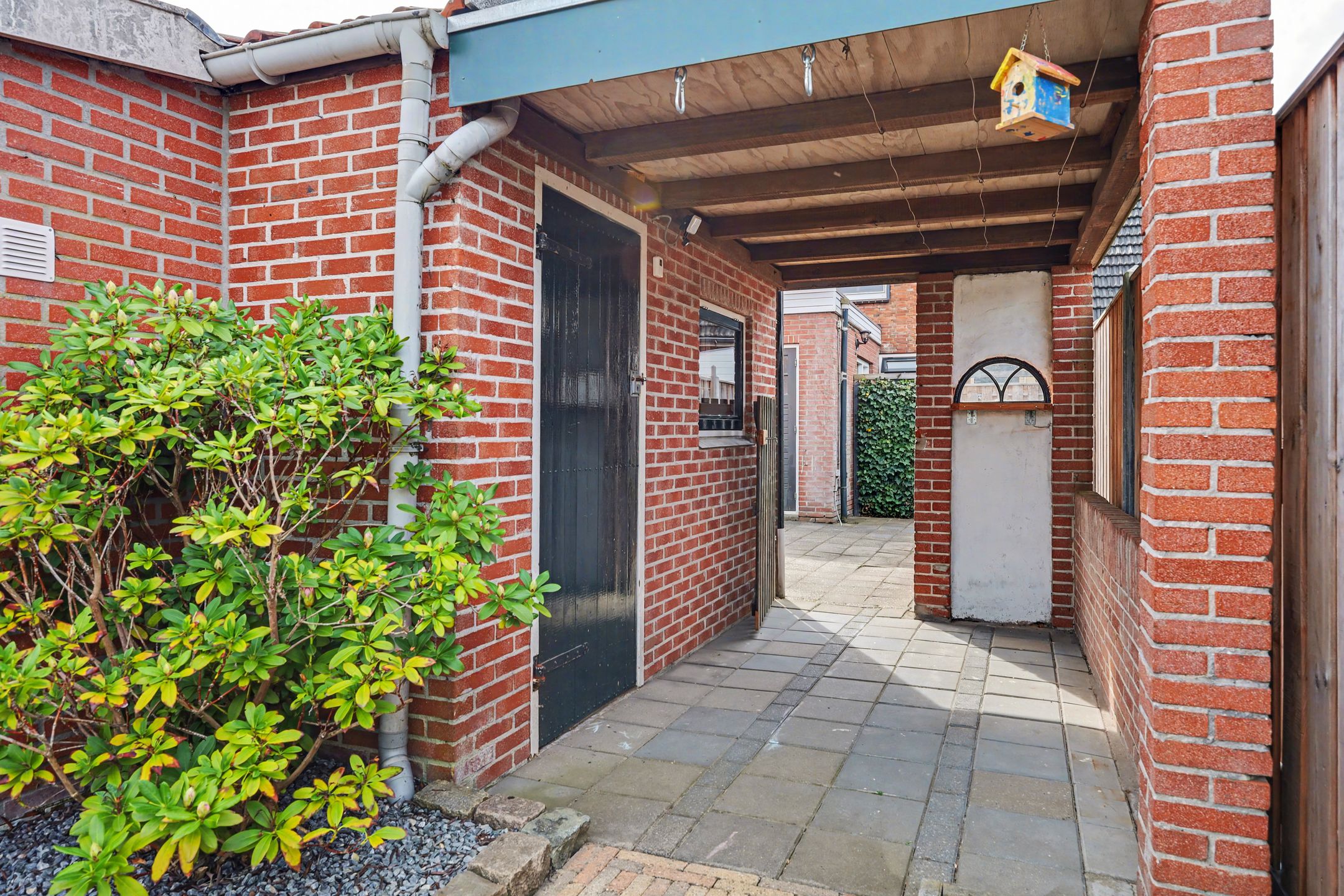 Well-maintained corner home with deep garden and attic conversion in Winterswijk — 45