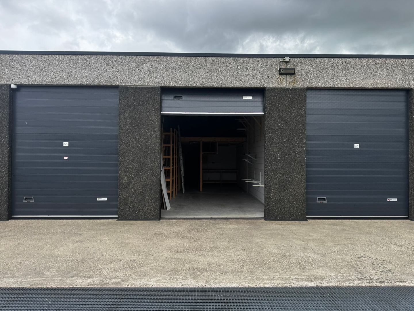 View photo 3 of Noord 241