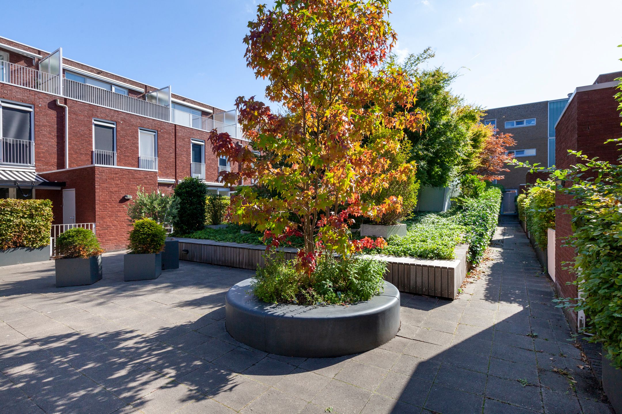 Spacious corner home with private garden and rooftop terrace in Woerden city center — 21
