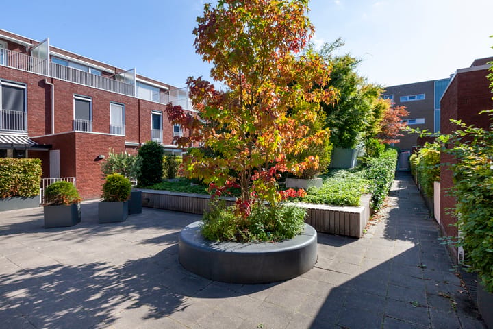 Tussenwoning te huur: Van Oudheusdenstraat 10, Woerden