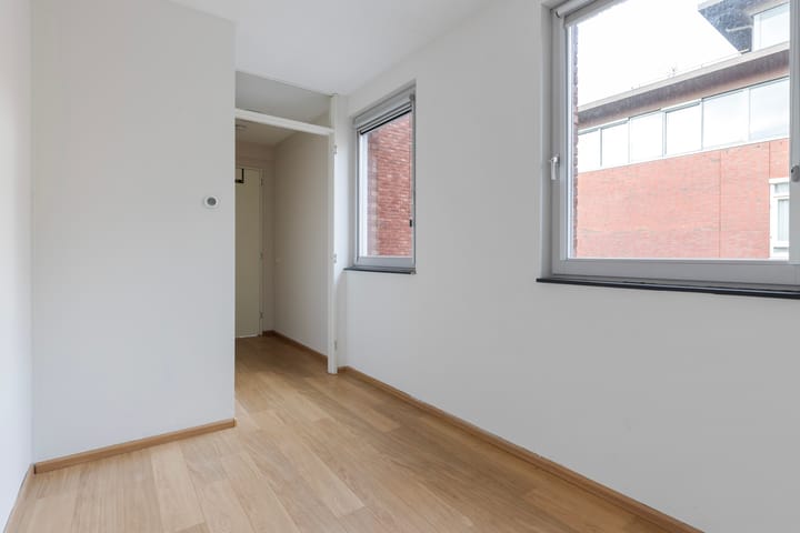 Tussenwoning te huur: Van Oudheusdenstraat 10, Woerden