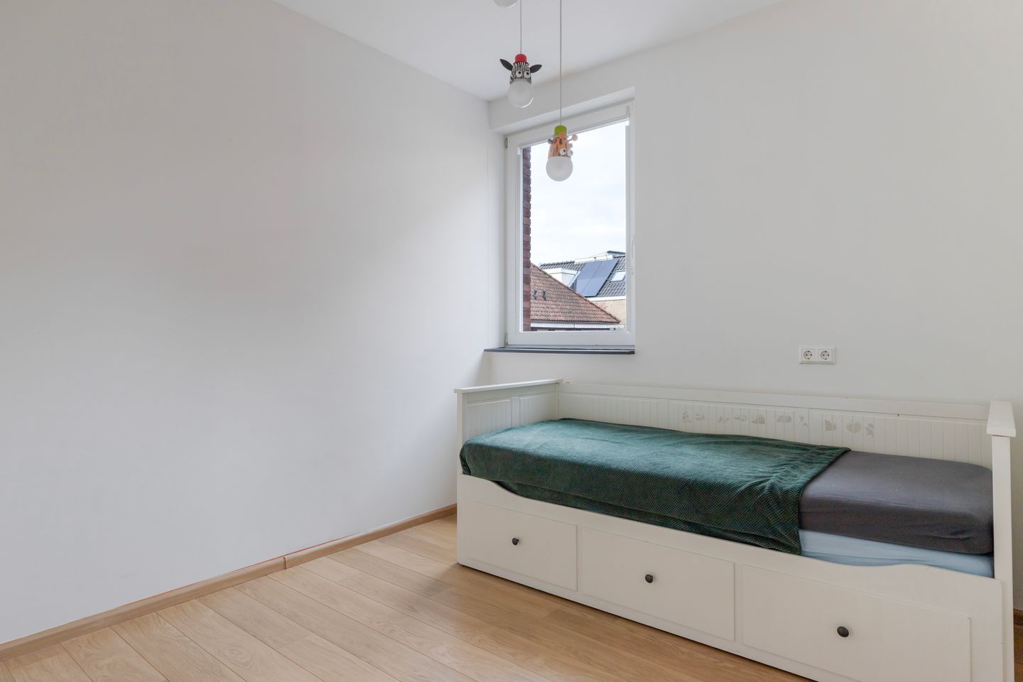 Spacious corner home with private garden and rooftop terrace in Woerden city center — 25