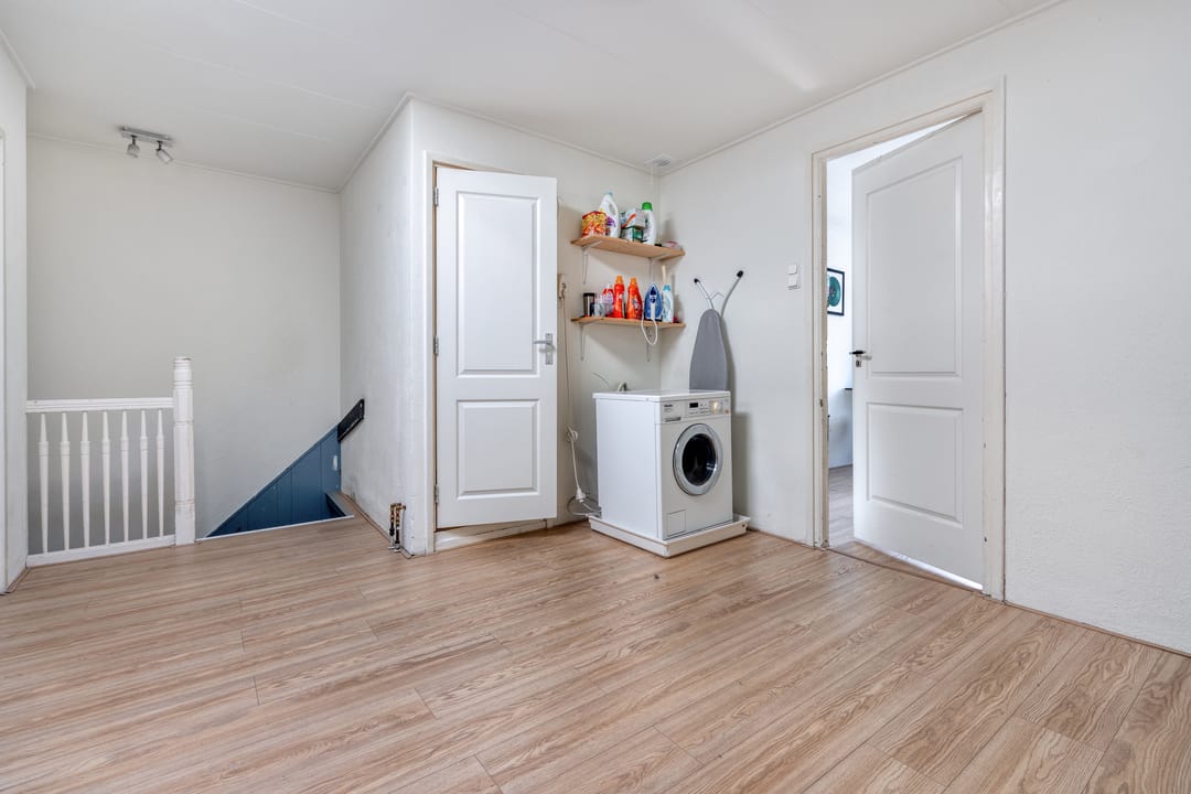 Recently Refreshed 4-Bedroom Upper Apartment Near TU Delft — 16