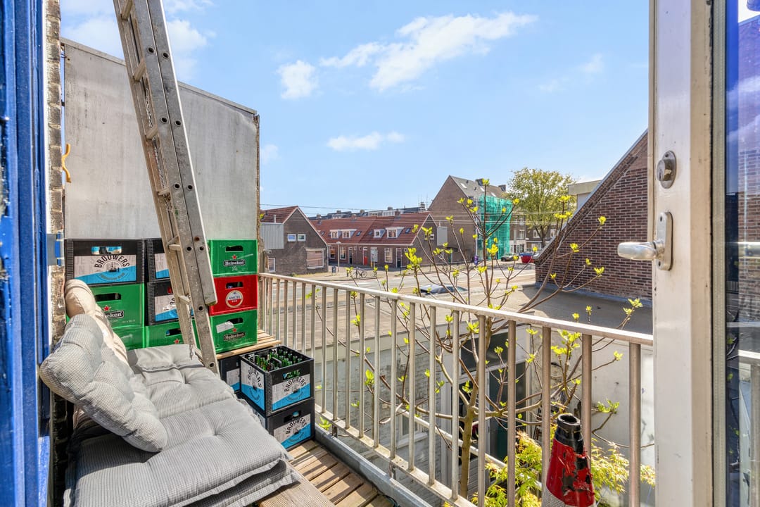 Recently Refreshed 4-Bedroom Upper Apartment Near TU Delft — 26