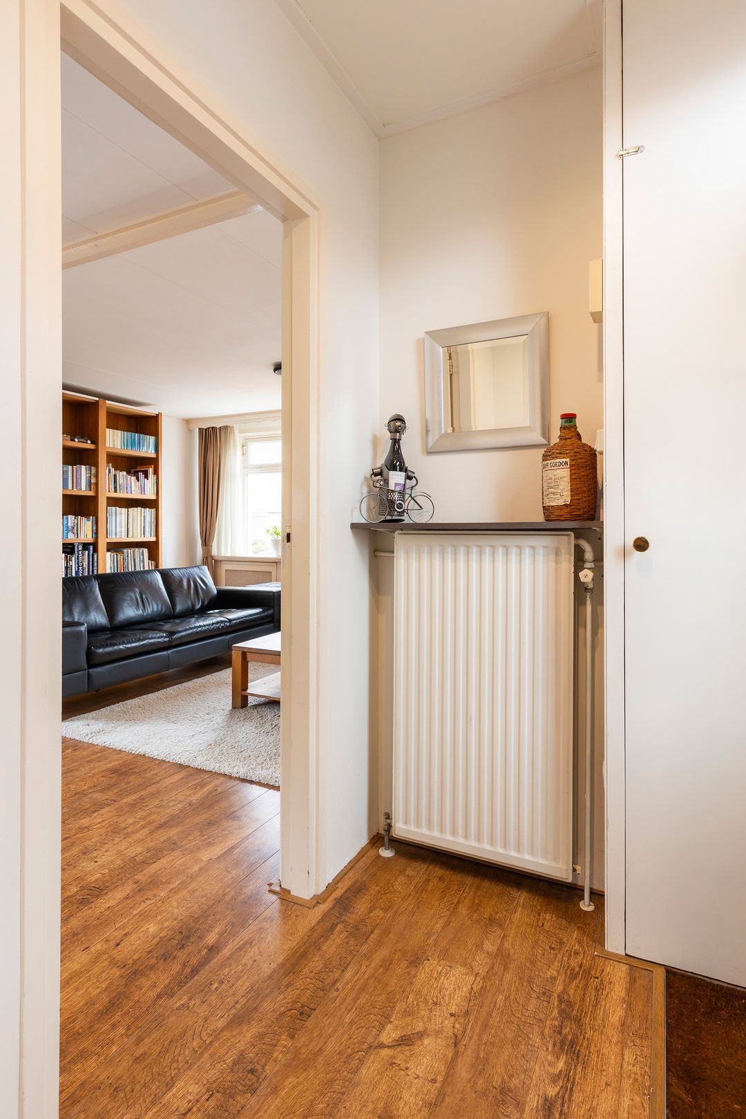 Modernized 1930s Detached Home with Garage, Veranda and South-Facing Garden — 22