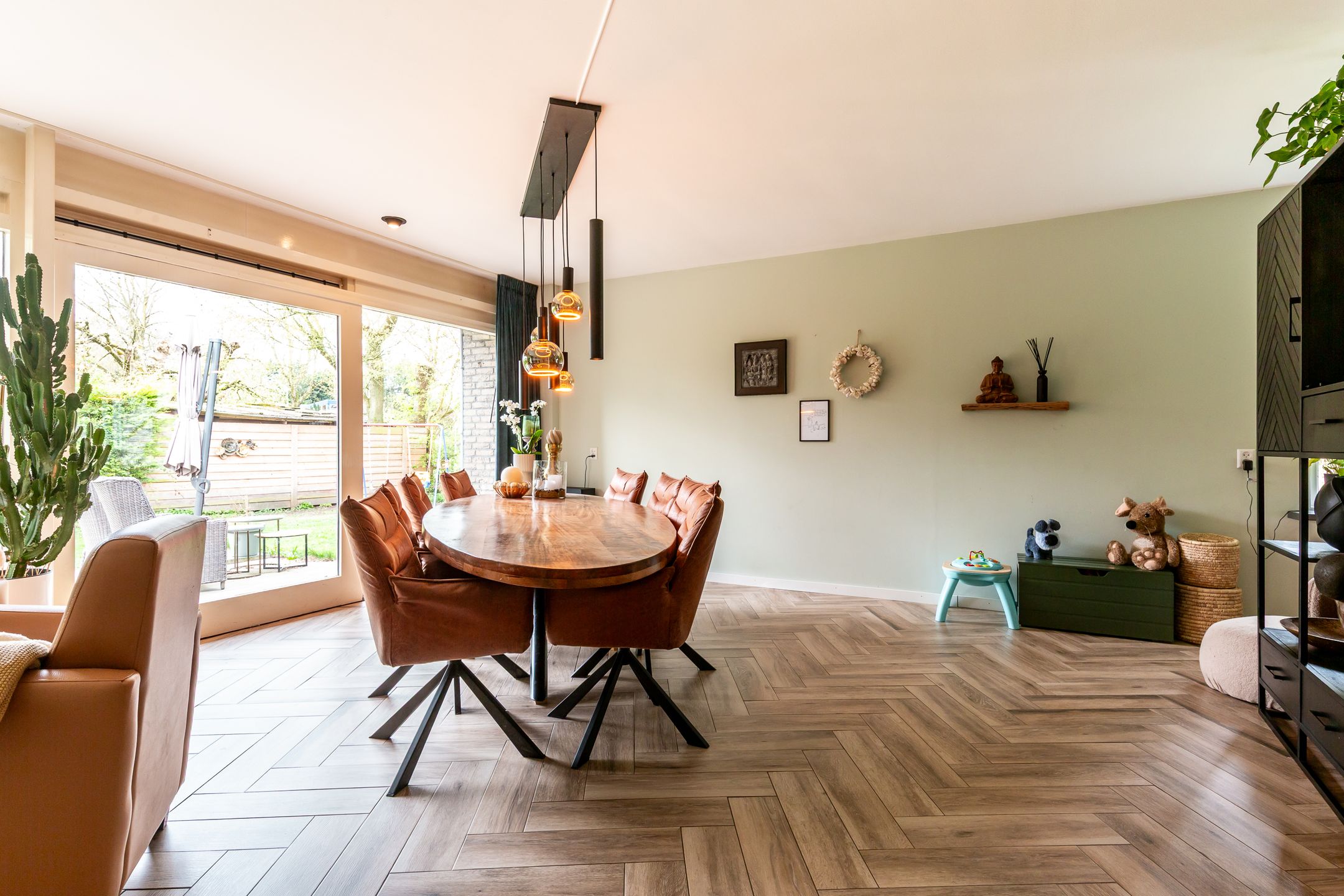 Spacious detached villa with ground floor bedroom and bathroom in sought-after Lelystad neighborhood — 9
