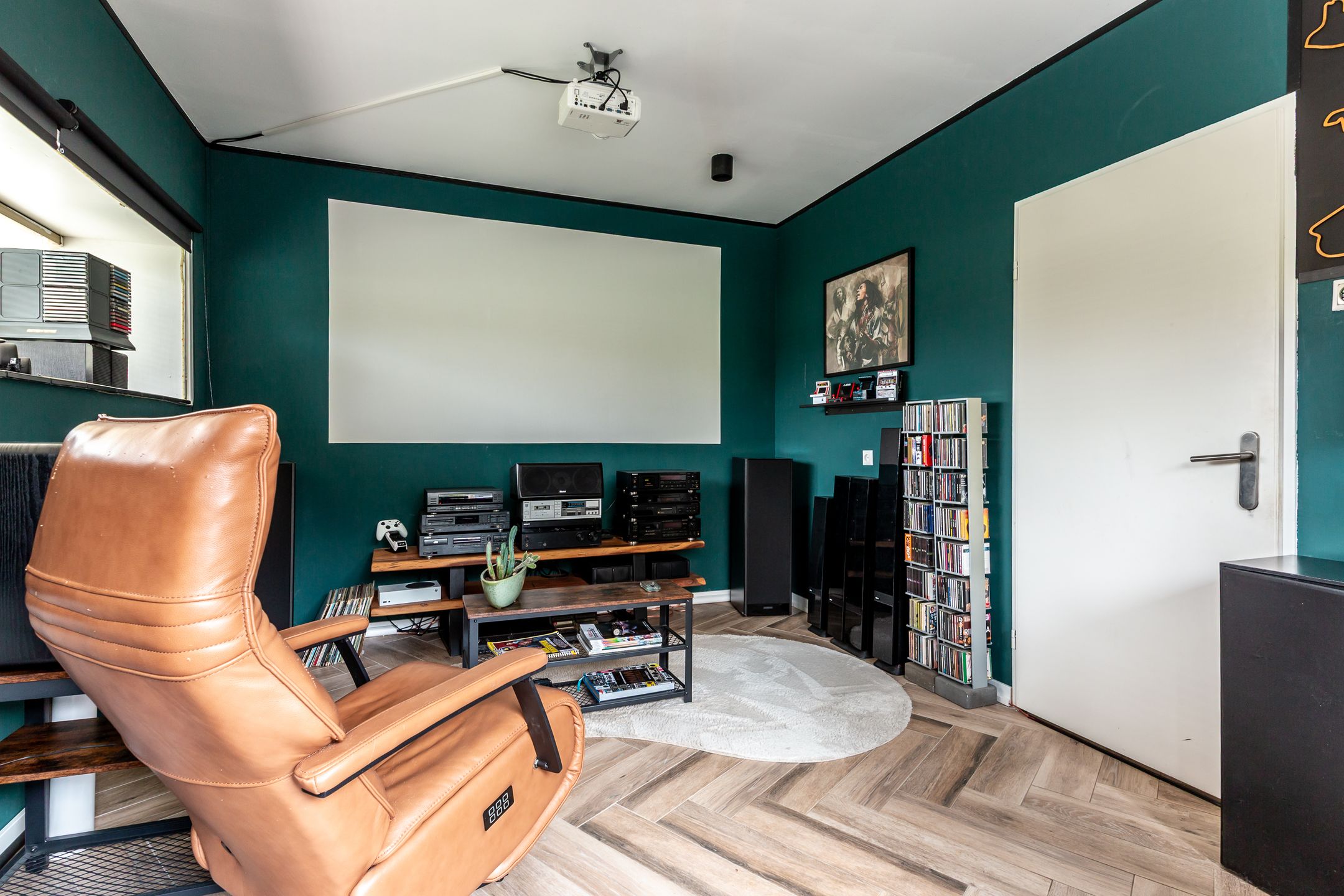 Spacious detached villa with ground floor bedroom and bathroom in sought-after Lelystad neighborhood — 18
