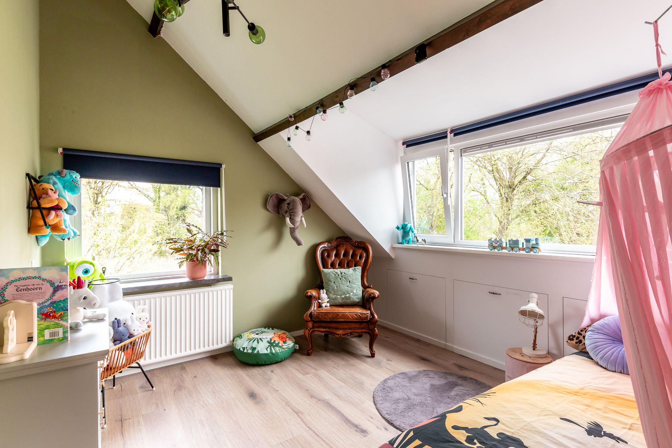 Spacious detached villa with ground floor bedroom and bathroom in sought-after Lelystad neighborhood — 24