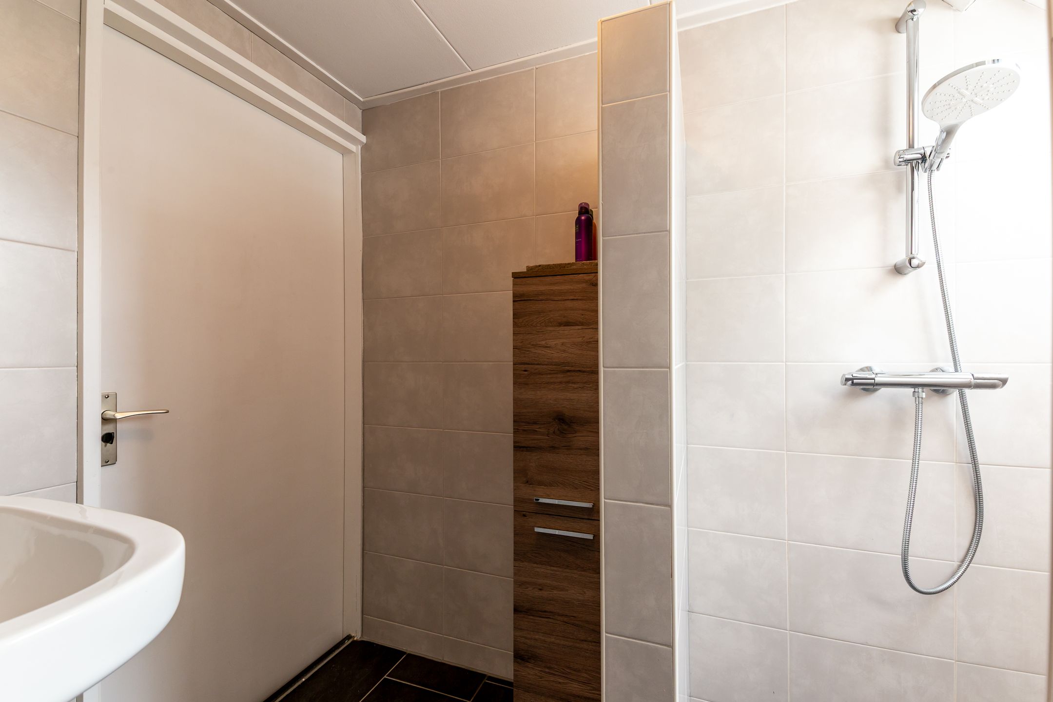 Spacious detached villa with ground floor bedroom and bathroom in sought-after Lelystad neighborhood — 36