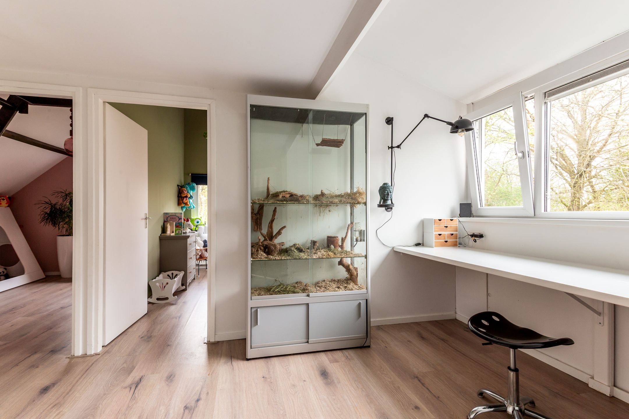 Spacious detached villa with ground floor bedroom and bathroom in sought-after Lelystad neighborhood — 30