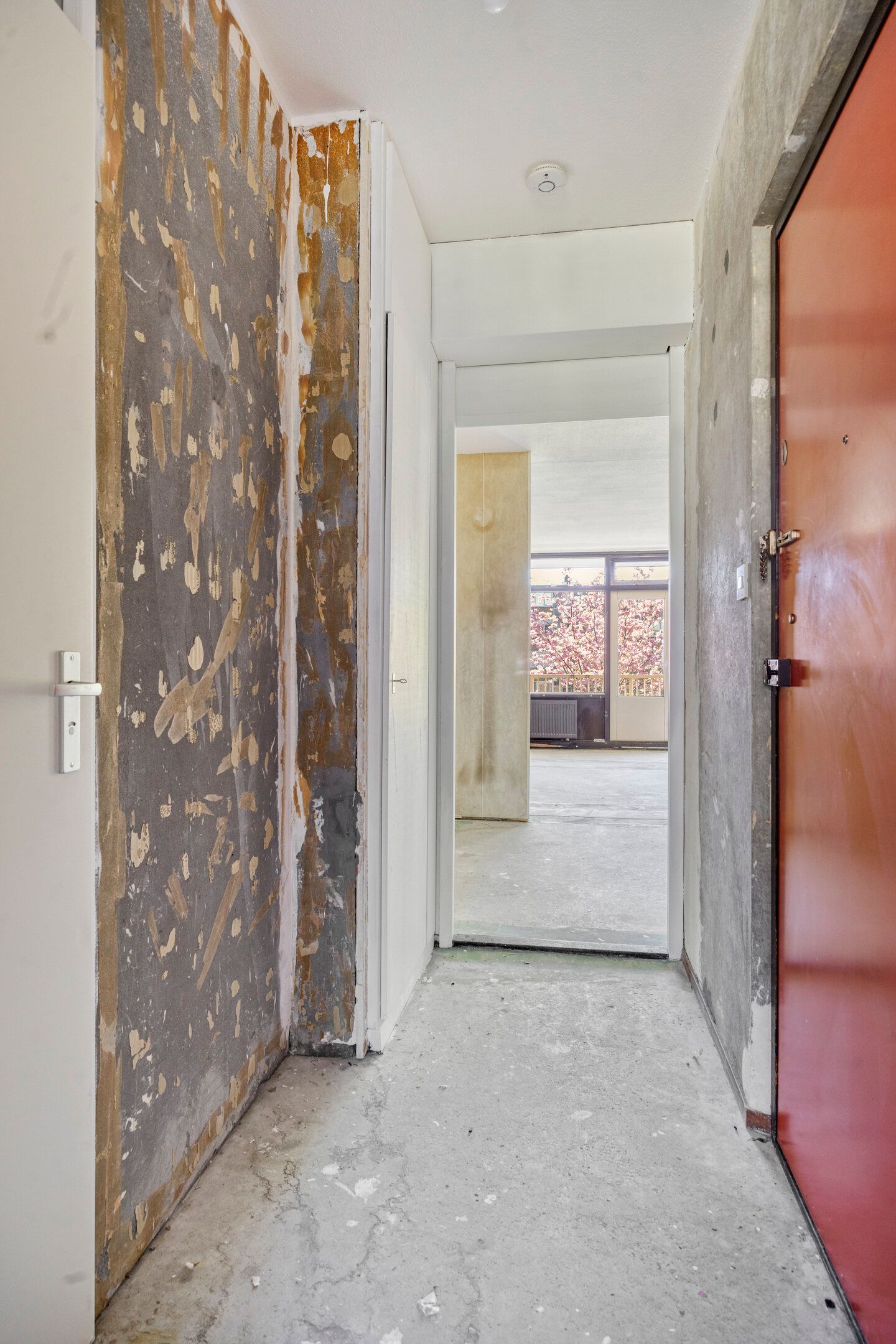 Renovation Apartment with South-Facing Balcony in Amsterdam Noord — 14