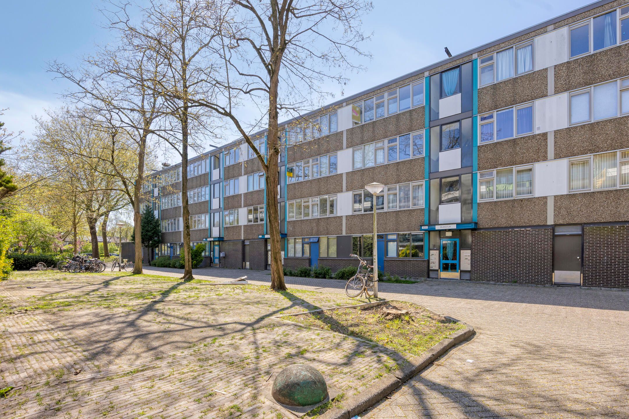 Renovation Apartment with South-Facing Balcony in Amsterdam Noord — 24
