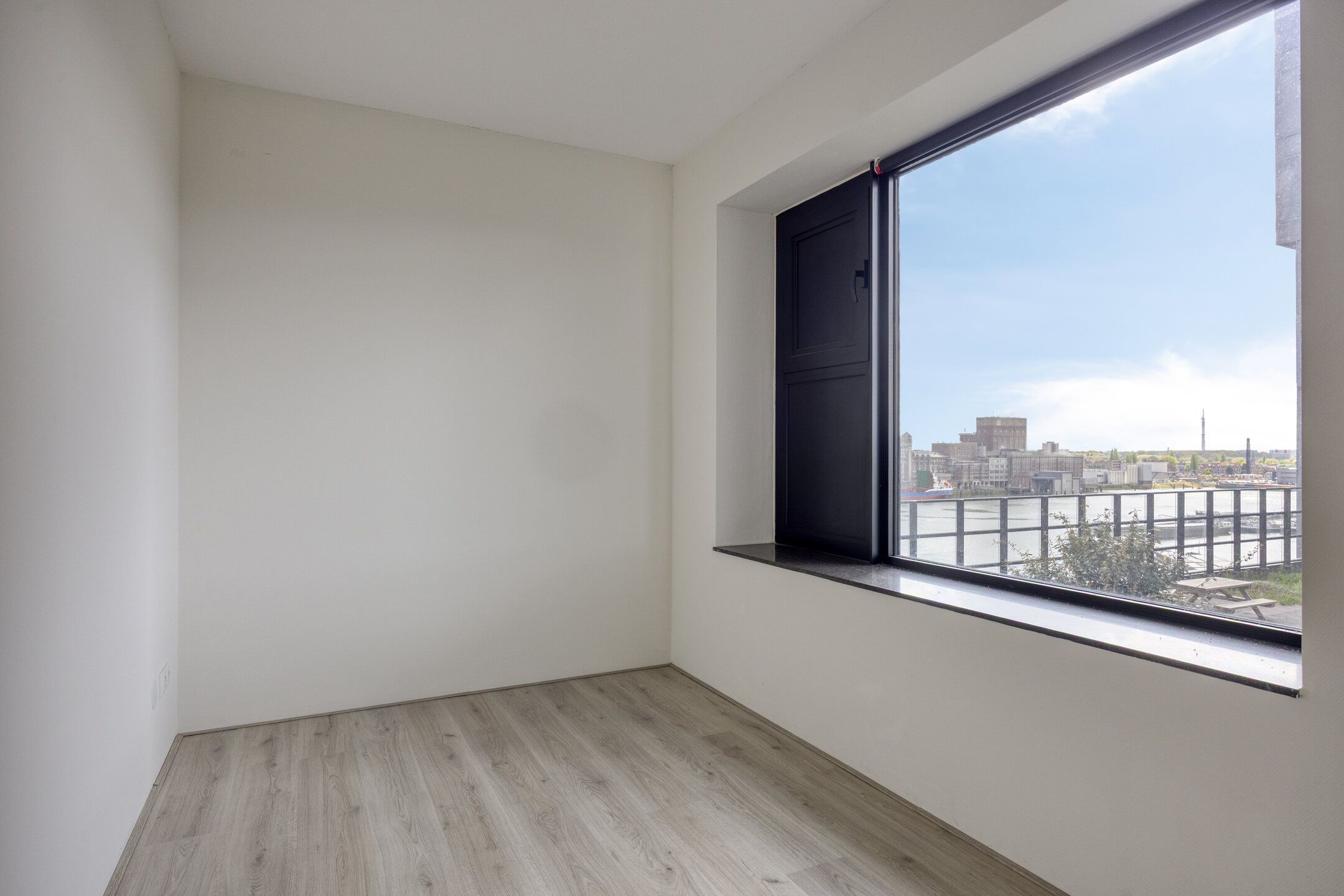 Foto 18 van Maashaven N.z. 667