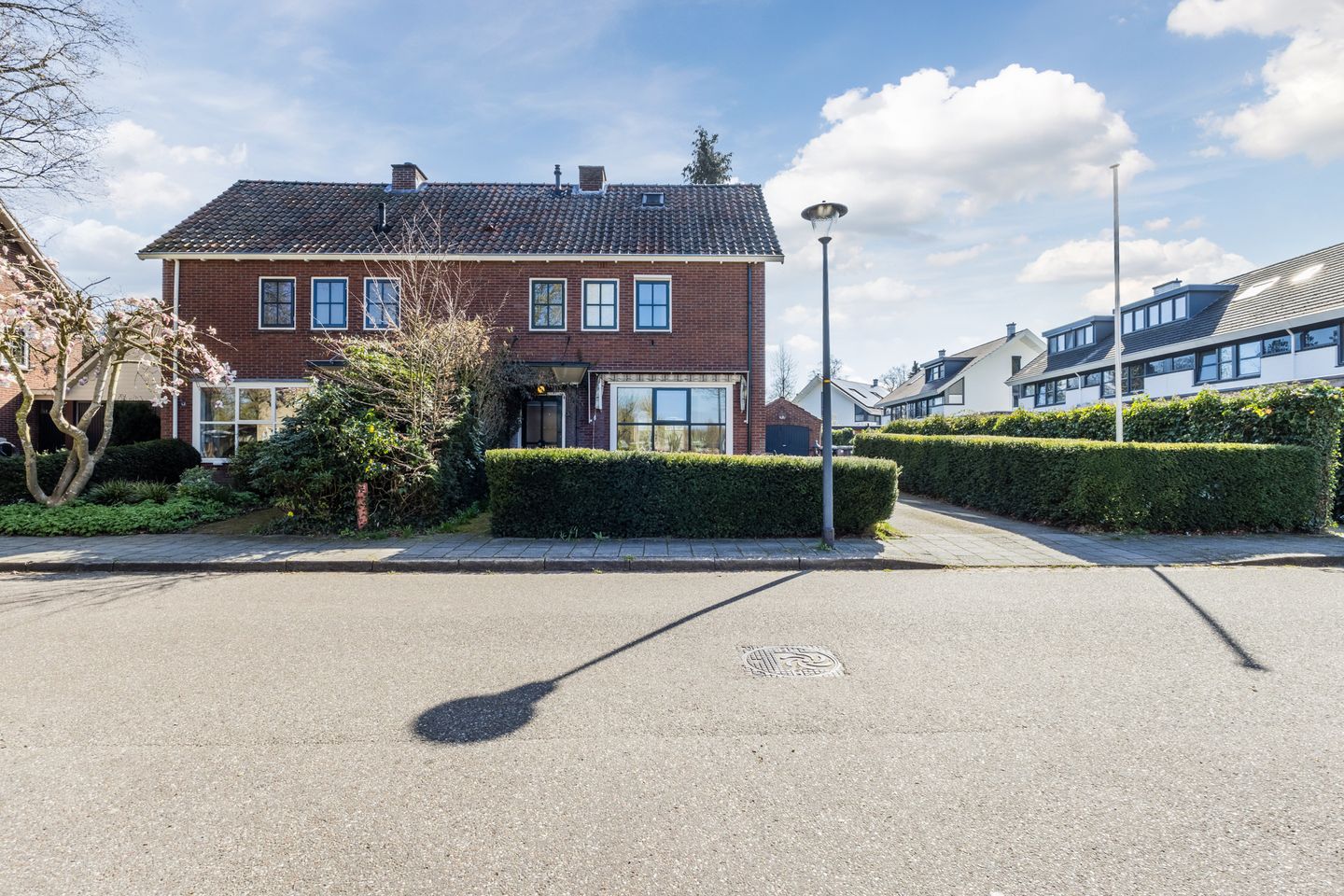 Spacious semi-detached home with generous garden in desirable Lochem-Oost — 55