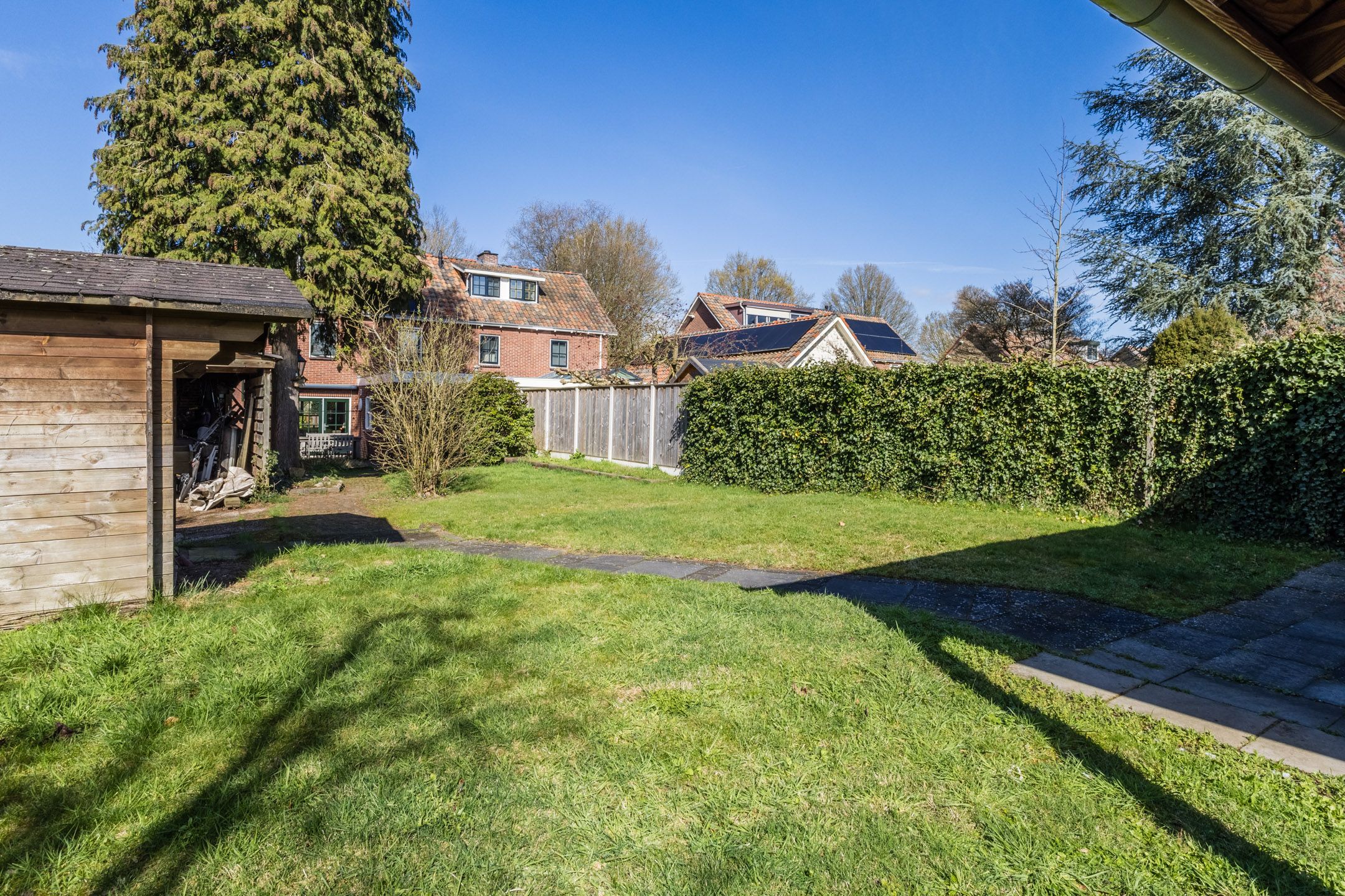 Spacious semi-detached home with generous garden in desirable Lochem-Oost — 51