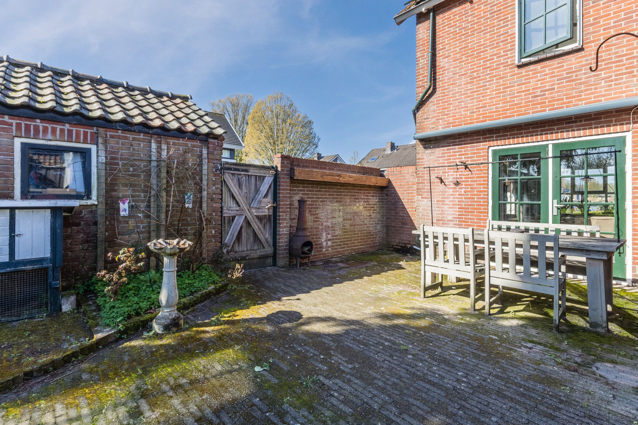 Spacious semi-detached home with generous garden in desirable Lochem-Oost — 42